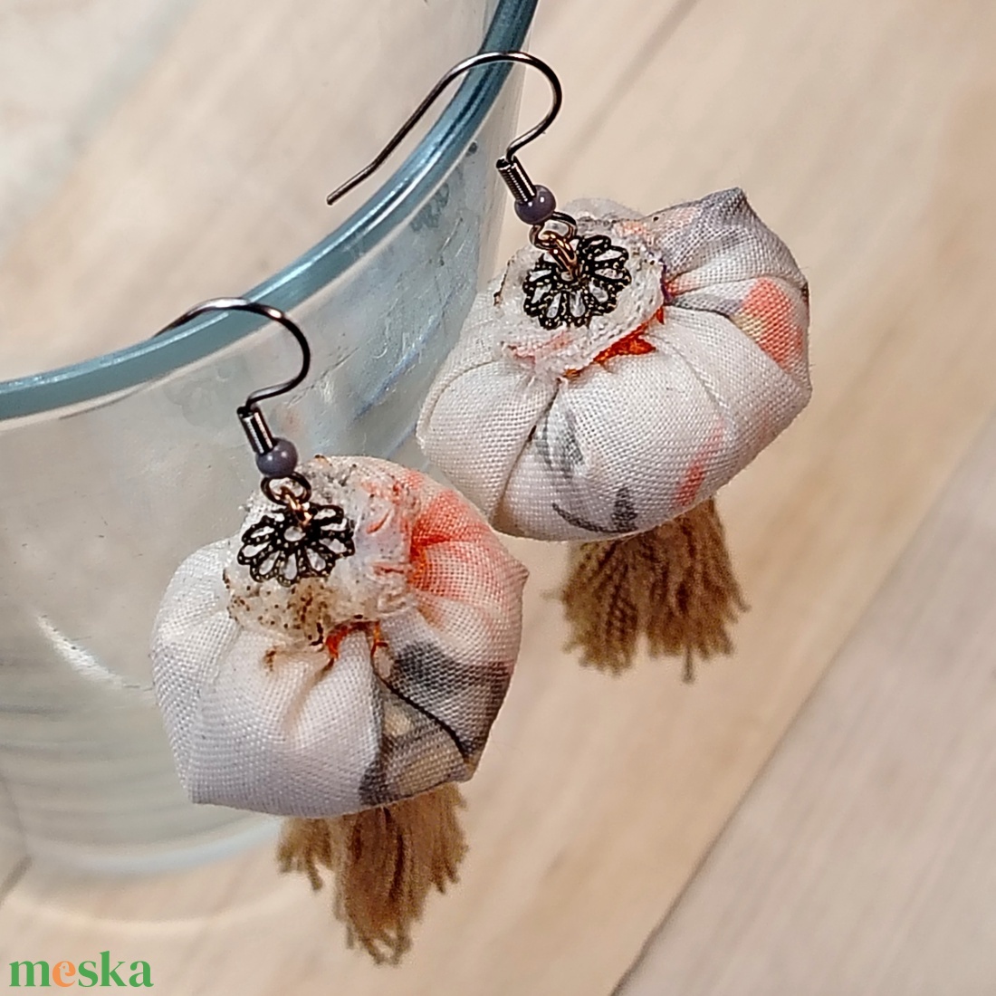 Rojtos bogyós Textil lógós  fülbevaló   - ékszer - fülbevaló - karika fülbevaló - Meska.hu