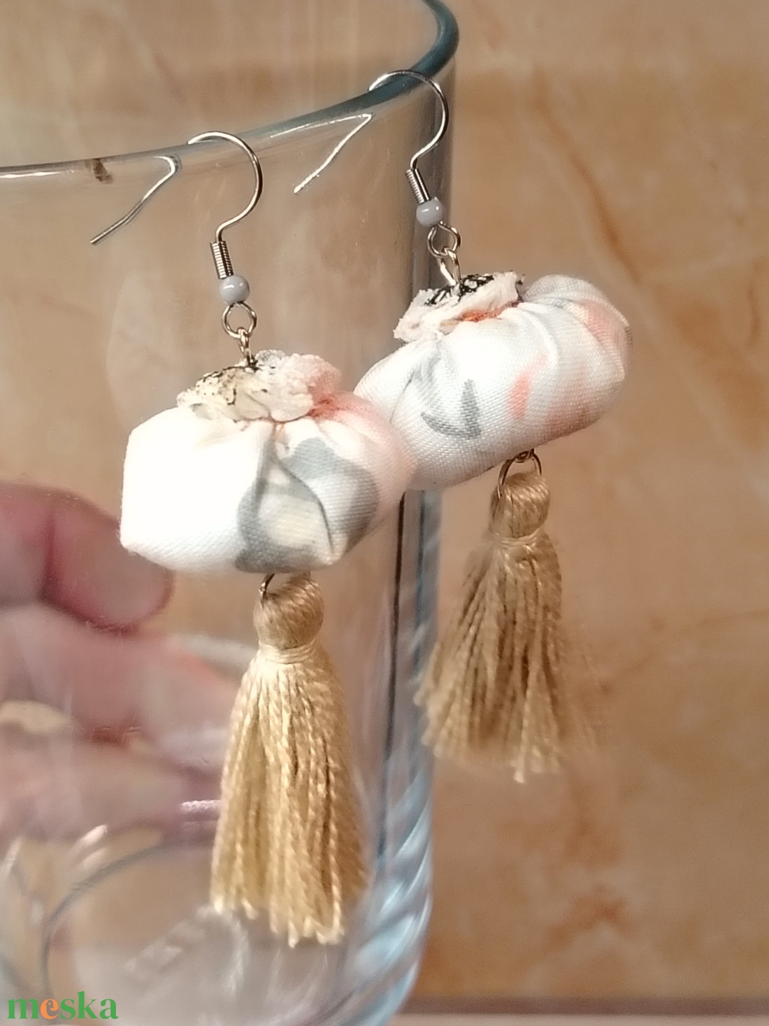 Rojtos bogyós Textil lógós  fülbevaló   - ékszer - fülbevaló - karika fülbevaló - Meska.hu