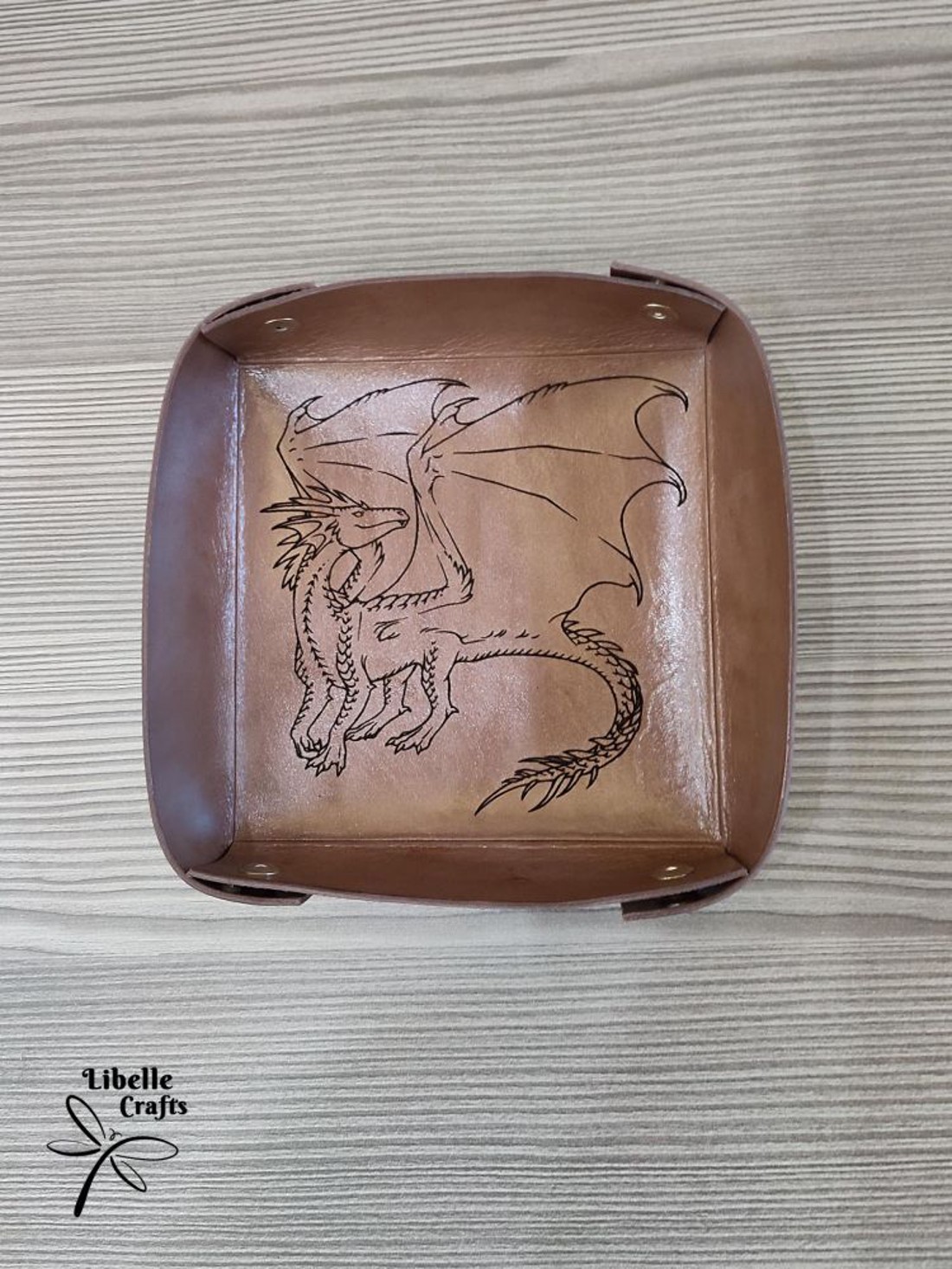 Sárkány mintás kockadobó tálca - 1 - játék & sport - szerepjáték - Meska.hu