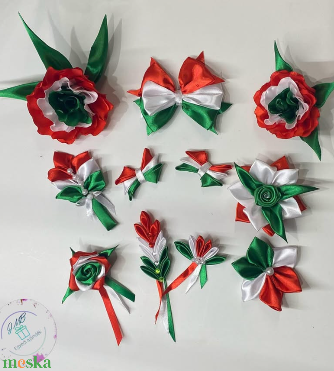 Nemzeti színű kitűzők és hajpántok - ruha & divat - hajdísz & hajcsat - hajgumi - Meska.hu