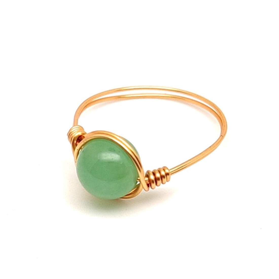 Kiegyensúlyozó zöld achát drót gyűrű 8mm arany színű dróttal - ékszer - gyűrű - gyöngyös gyűrű - Meska.hu