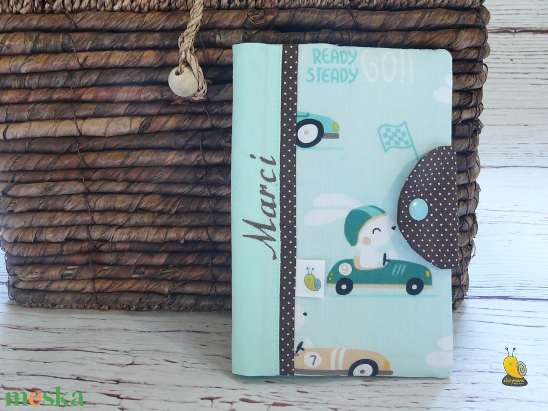 Egészségügyi kiskönyv borító - Nyuszik versenyautóval - otthon & életmód - papír, írószer - egészségügyi kiskönyv borító - Meska.hu