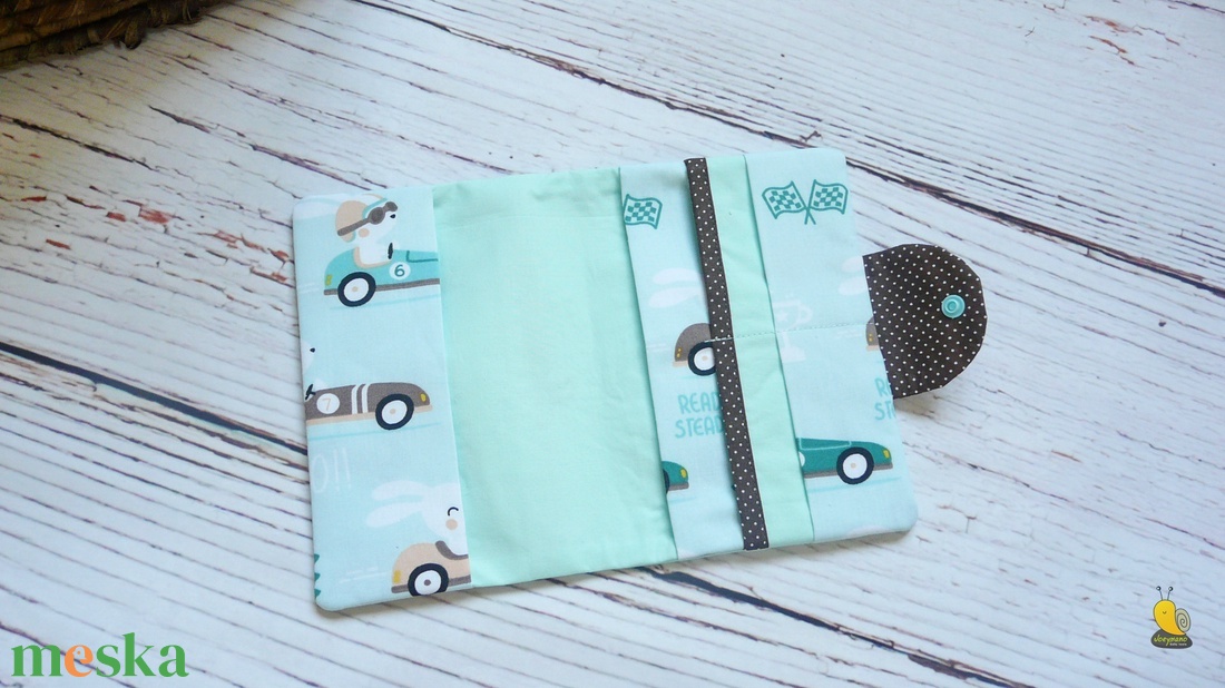 Egészségügyi kiskönyv borító - Nyuszik versenyautóval - otthon & életmód - papír, írószer - egészségügyi kiskönyv borító - Meska.hu