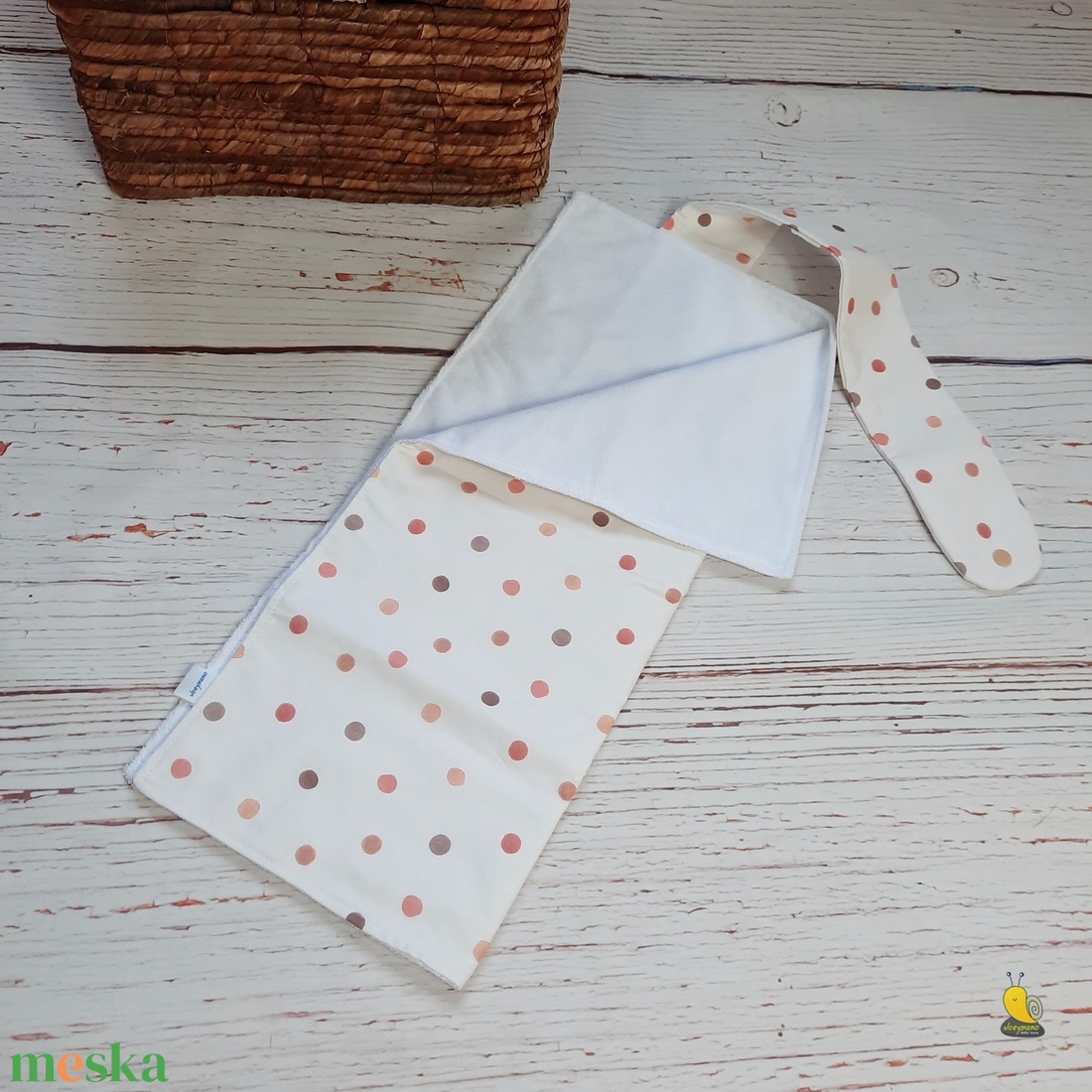 Mosható, hordozható pelenkázó alátét - Polka dots - szépségápolás - pelenka & babaápolás - pelenkázó alátét - Meska.hu Mosható, hordozható pelenkázó alátét - Polka dots - szépségápolás - pelenka & babaápolás - pelenkázó alátét - Meska.hu