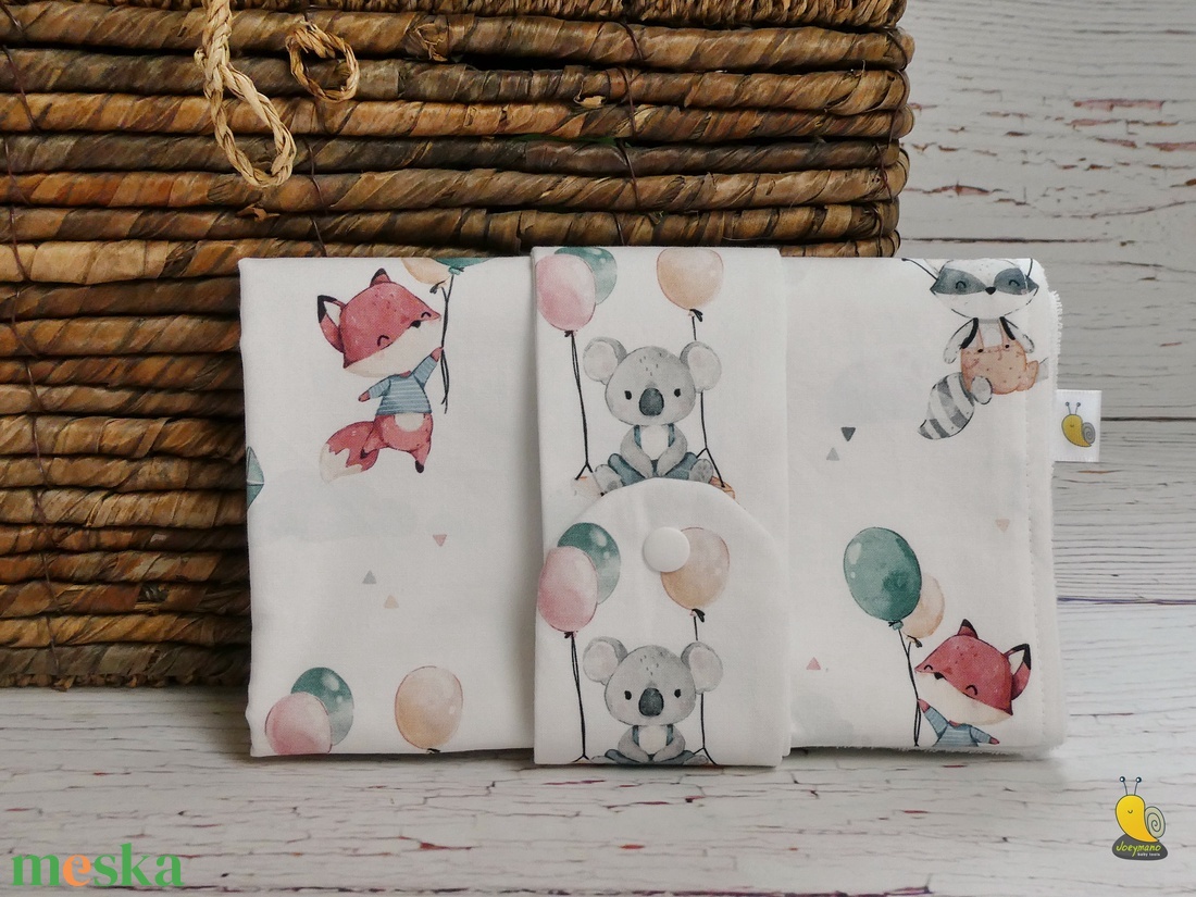 Pelenkázó neszesszer mosható pelenkázó alátéttel - Repülünk - baba - mama - pelenkázó, babafürdető kellékek - pelenkázó neszeszer, pelenkatartó - Meska.hu