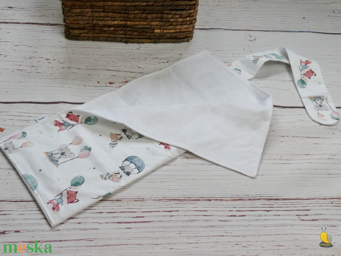 Pelenkázó neszesszer mosható pelenkázó alátéttel - Repülünk - baba - mama - pelenkázó, babafürdető kellékek - pelenkázó neszeszer, pelenkatartó - Meska.hu