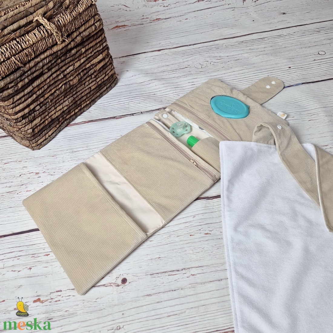 Maxi pelenkatartó táska - Beige bársony - baba - mama - pelenkázó, babafürdető kellékek - pelenkázó neszeszer, pelenkatartó - Meska.hu