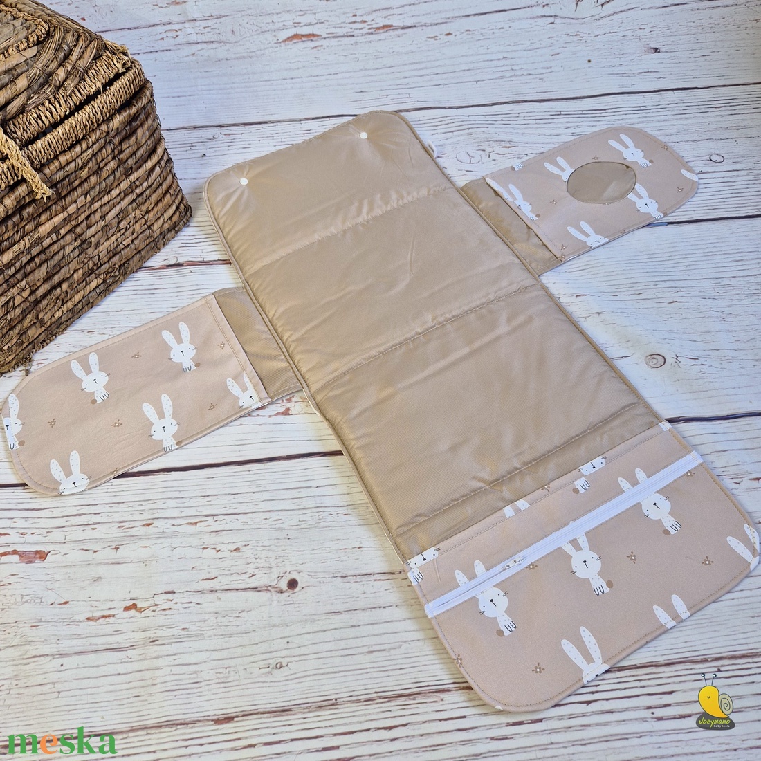 Pelenkázóalátétes pelenkatartó - Nyuszik - baba - mama - pelenkázó, babafürdető kellékek - pelenkázó neszeszer, pelenkatartó - Meska.hu