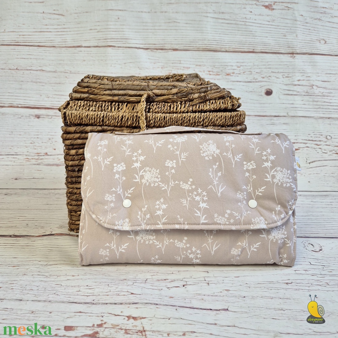 Pelenkázóalátétes pelenkatartó - Mezei virágok - baba - mama - pelenkázó, babafürdető kellékek - pelenkázó neszeszer, pelenkatartó - Meska.hu
