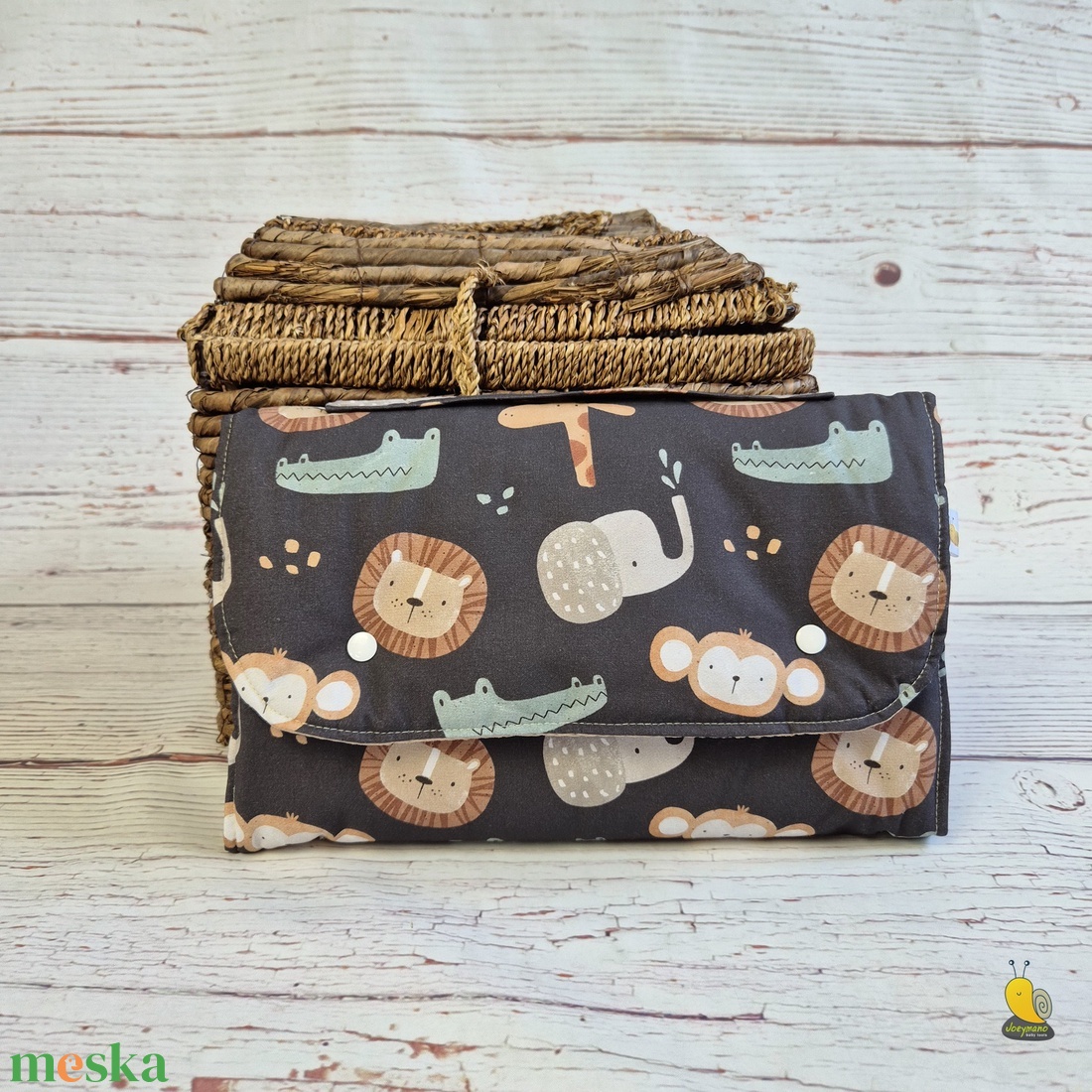 Pelenkázóalátétes pelenkatartó - Szafari - baba - mama - pelenkázó, babafürdető kellékek - pelenkázó neszeszer, pelenkatartó - Meska.hu