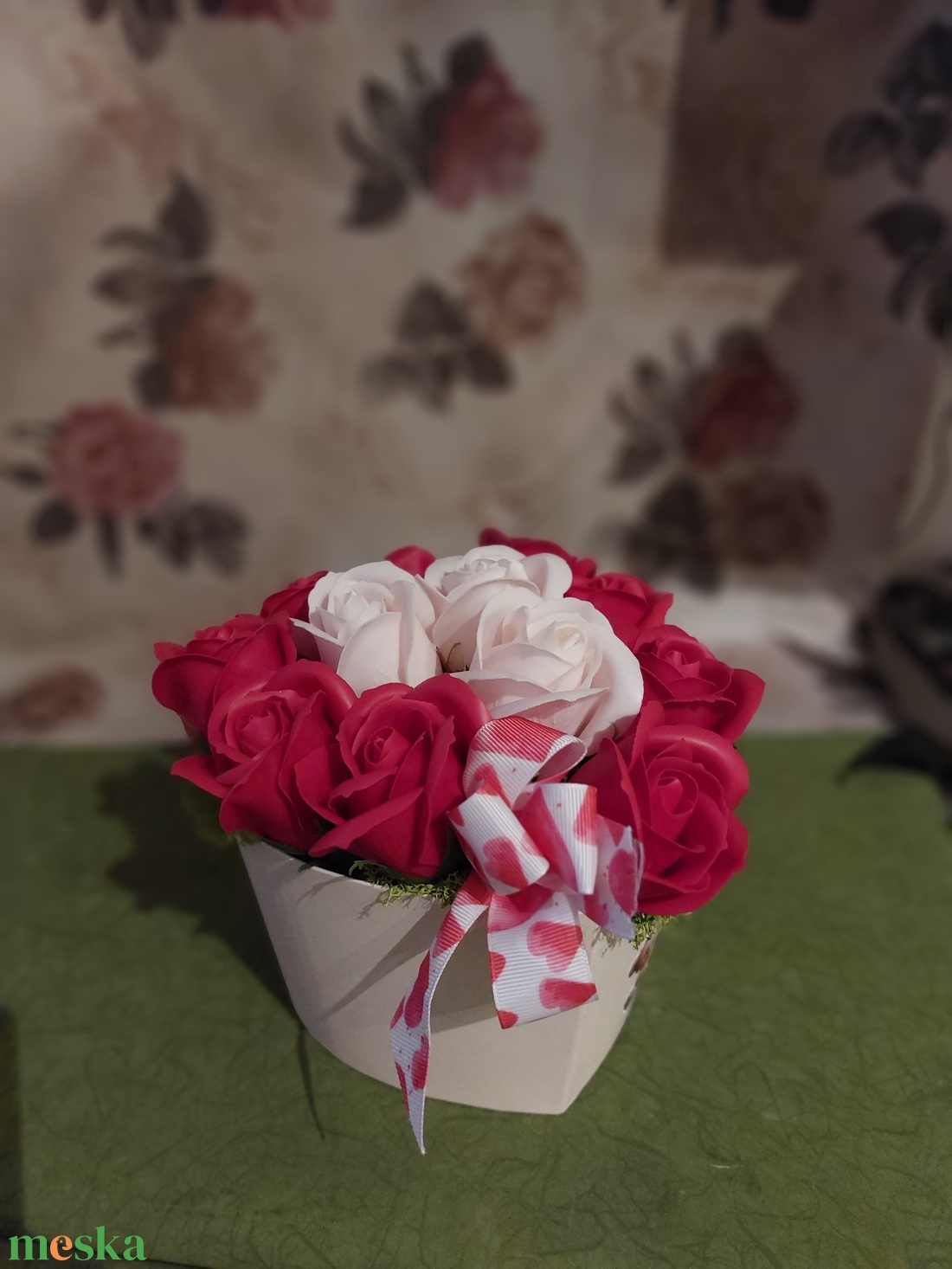 Rózsás dísz - otthon & életmód - dekoráció - asztal és polc dekoráció - asztaldísz - Meska.hu