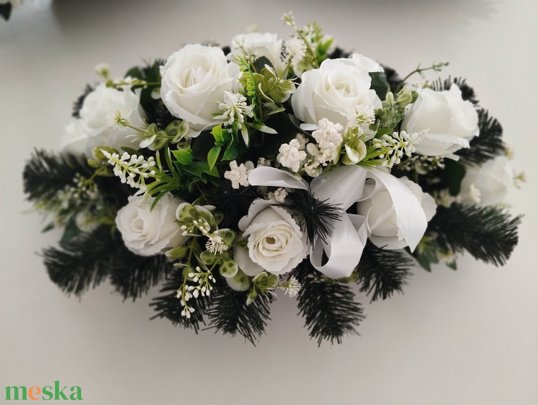 Rózsás asztaldísz vagy sírdísz - otthon & életmód - vallás - temetkezési tárgy - sírdísz, kegyeleti dísz - Meska.hu