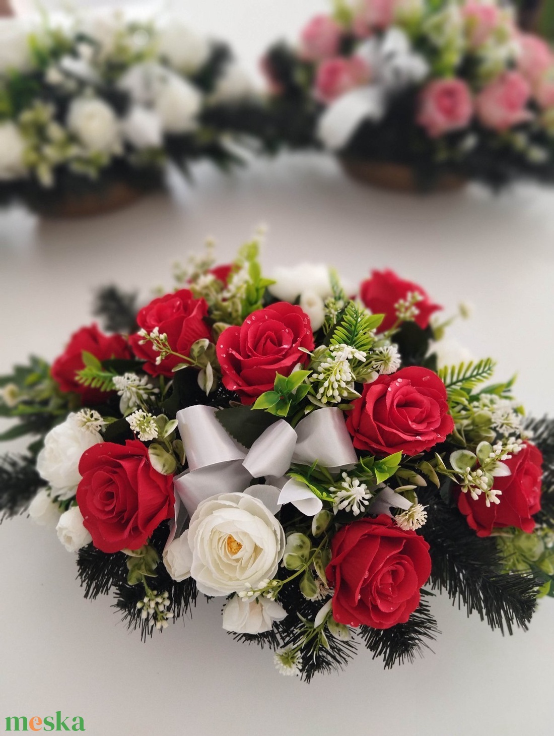 Rózsás asztaldísz vagy sírdísz - otthon & életmód - vallás - temetkezési tárgy - sírdísz, kegyeleti dísz - Meska.hu