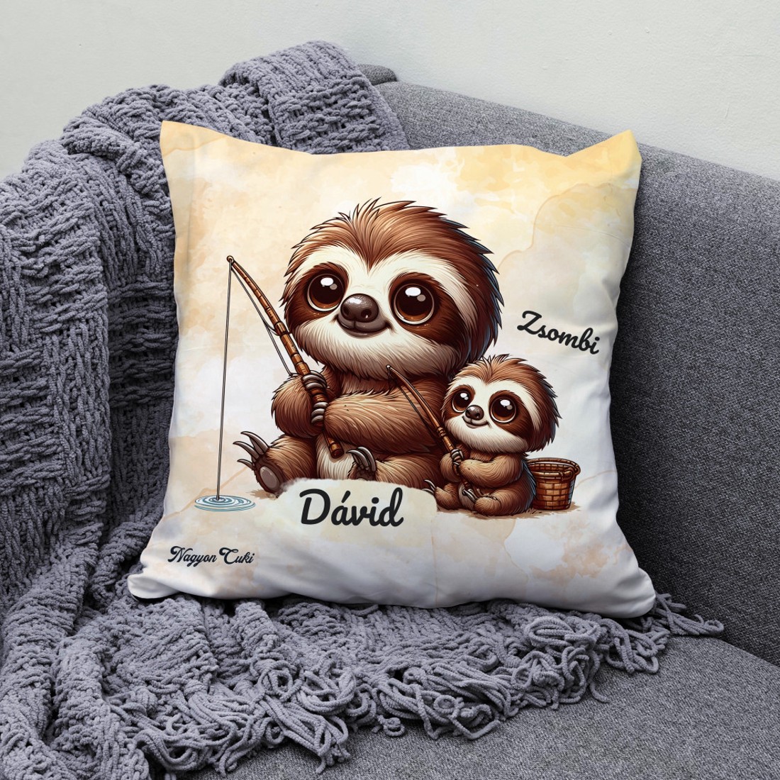 Névvel kérhető - Cuki lajhár Apa és gyermeke horgásznak mintás párna - otthon & életmód - lakástextil - párna & párnahuzat - díszpárna (belsővel együtt) - Meska.hu