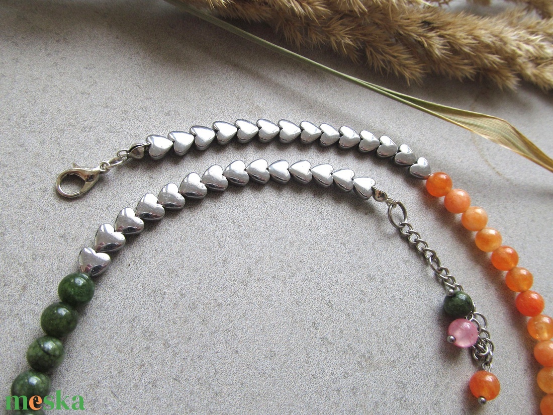 Egyedi Spirál Medálos Choker Szív Hematit Napkő Zöld Kalcedon 8mm Gyöngyökkel természetes Ásvány Nyaklánc - ékszer - nyaklánc - medál - Meska.hu Egyedi Spirál Medálos Choker Szív Hematit Napkő Zöld Kalcedon 8mm Gyöngyökkel természetes Ásvány Nyaklánc - ékszer - nyaklánc - medál - Meska.hu