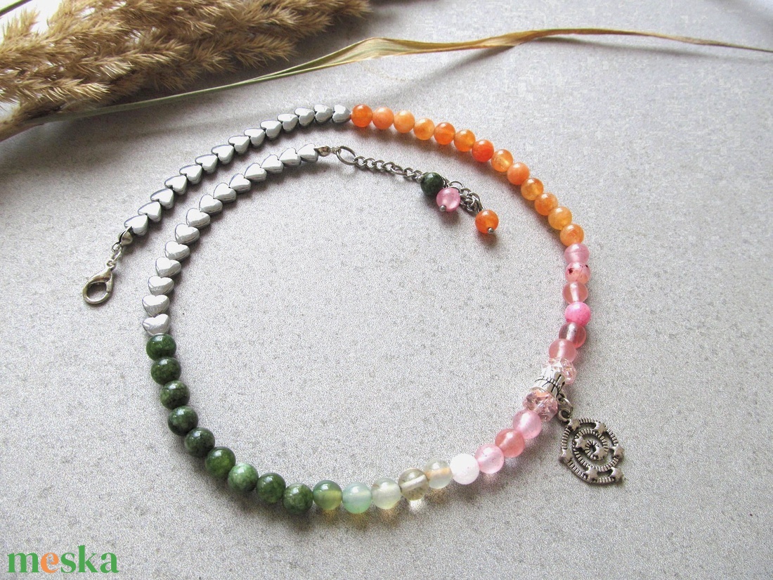 Egyedi Spirál Medálos Choker Szív Hematit Napkő Zöld Kalcedon 8mm Gyöngyökkel természetes Ásvány Nyaklánc - ékszer - nyaklánc - medál - Meska.hu Egyedi Spirál Medálos Choker Szív Hematit Napkő Zöld Kalcedon 8mm Gyöngyökkel természetes Ásvány Nyaklánc - ékszer - nyaklánc - medál - Meska.hu
