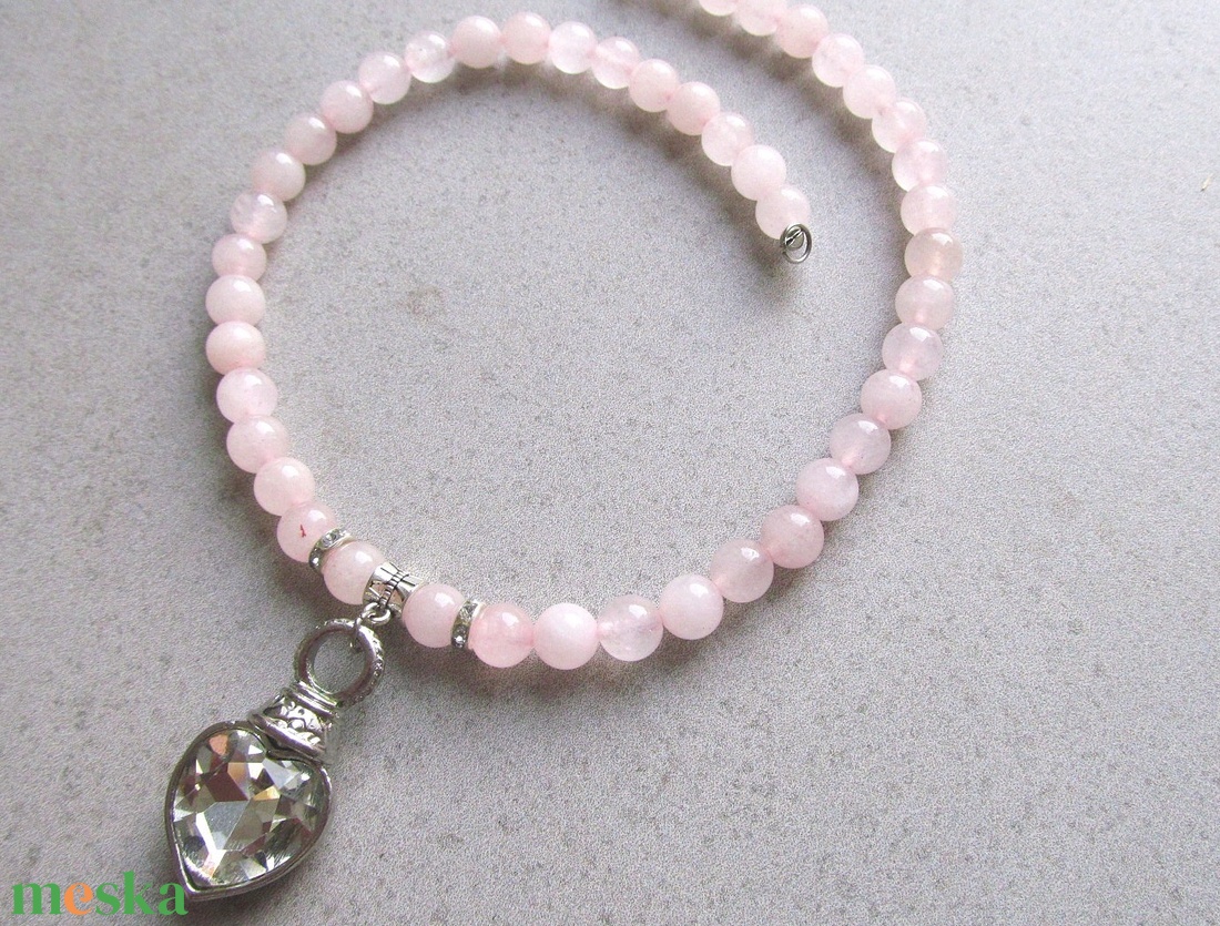 Belső fény Rózsakvarc nyaklánc szív medállal - ékszer - nyaklánc - medálos nyaklánc - Meska.hu
