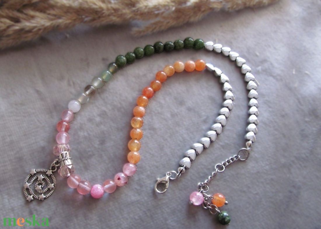 Egyedi Spirál Medálos Choker Szív Hematit  Napkő  Zöld Kalcedon 8mm Gyöngyökkel természetes Ásvány Nyaklánc - ékszer - nyaklánc - medál - Meska.hu