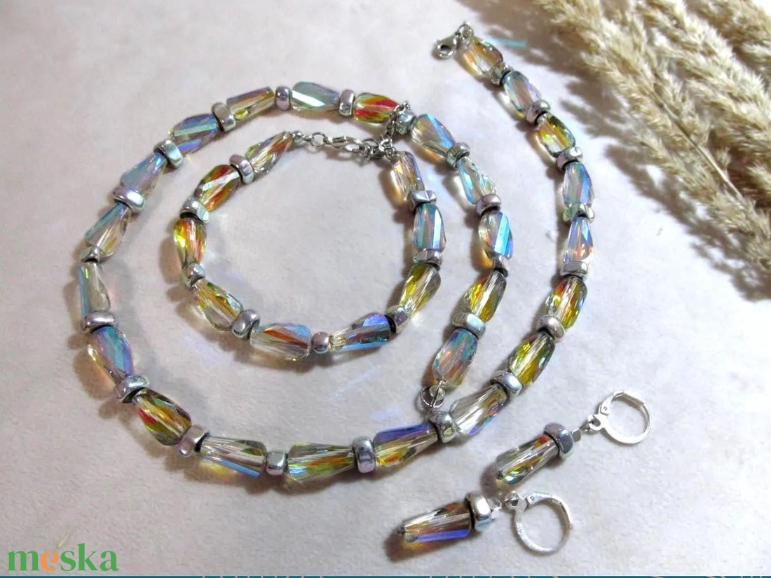 Ragyogó Hematit és Üvegkristály Ékszerszett Nyaklánc, Karkötő és Fülbevaló  Kézzel Készített Elegancia - ékszer - ékszerszett - Meska.hu