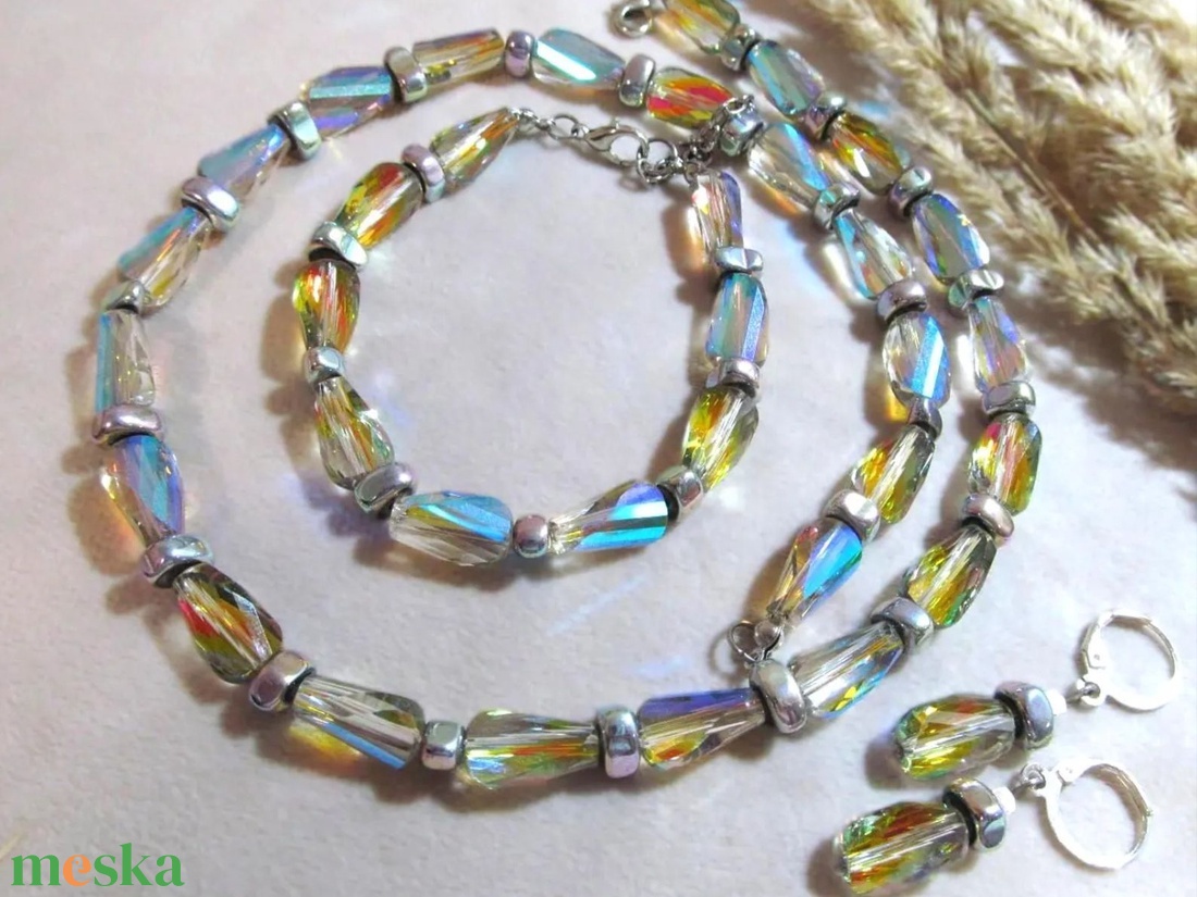 Ragyogó Hematit és Üvegkristály Ékszerszett Nyaklánc, Karkötő és Fülbevaló  Kézzel Készített Elegancia - ékszer - ékszerszett - Meska.hu