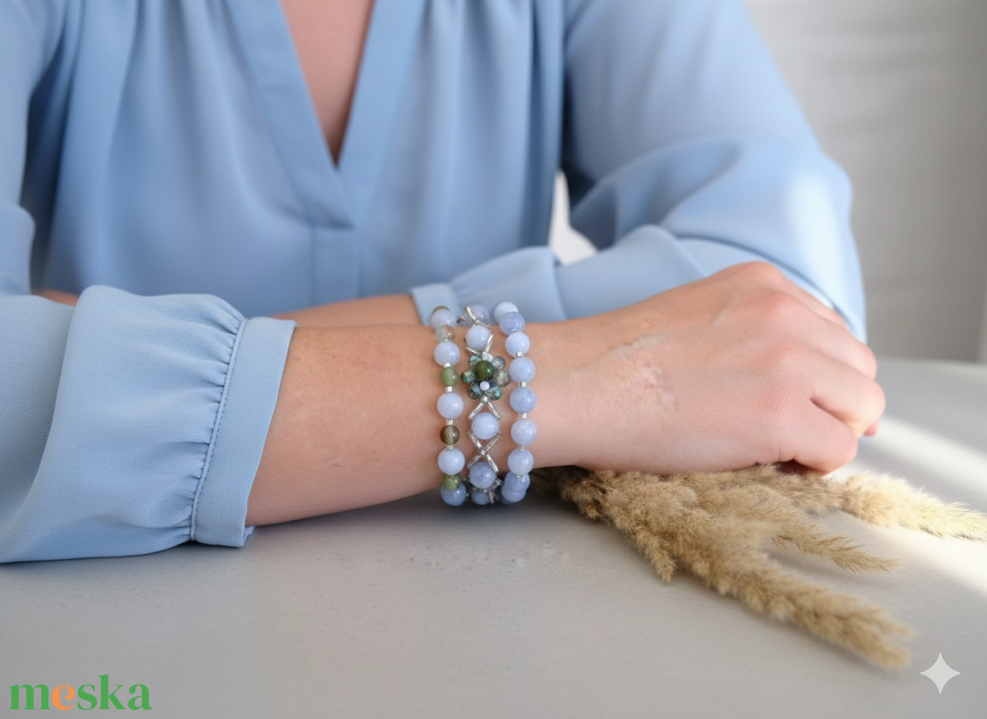  Virágzó harmónia és belső nyugalom akvamarine virágos három részes karkötő szett - ékszer - karkötő - széles karkötő - Meska.hu