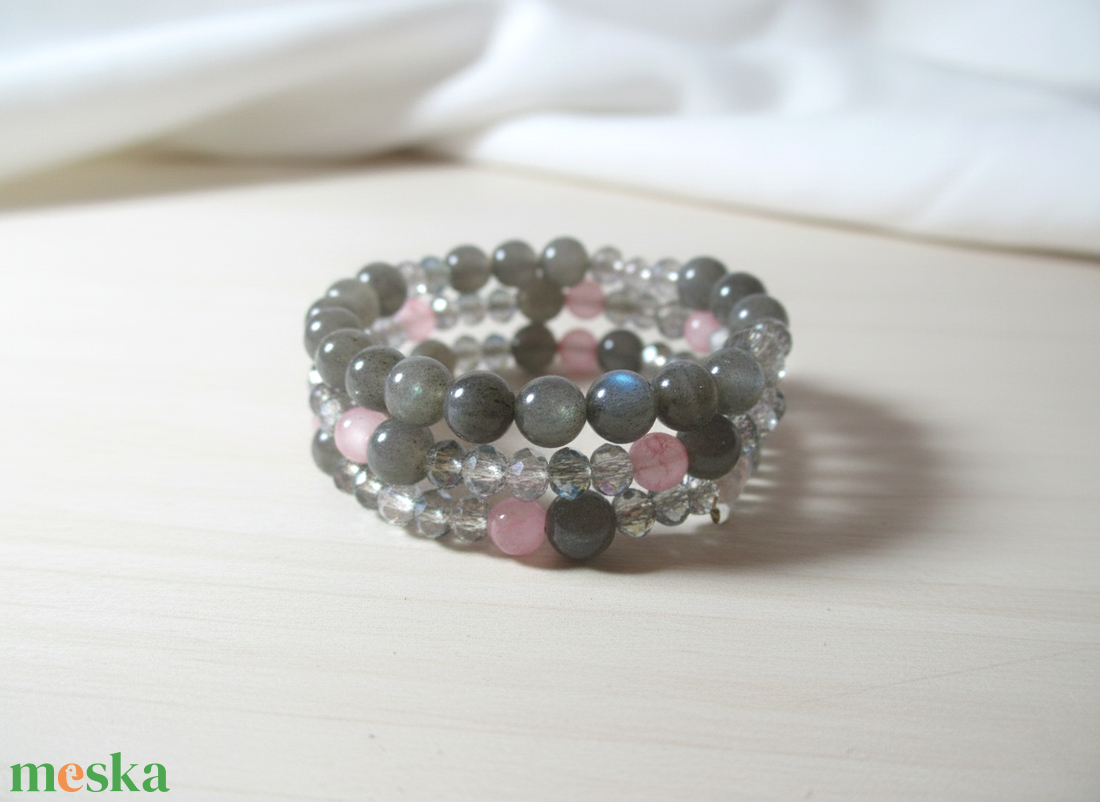 Misztikus Labradorit varázs � Rózsaszín acháttal és kristályokkal díszített háromsoros karkötő - ékszer - karkötő - ásványkarkötő - Meska.hu