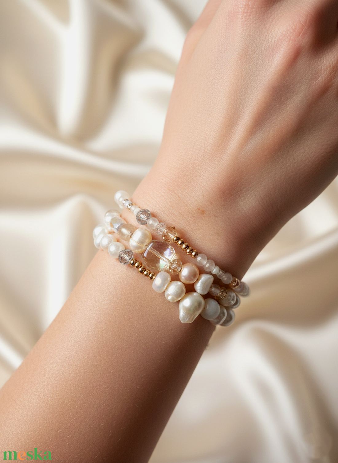 Selyemfényű Ásvány-zuhatag � Szelenit és Gyöngy Statement Karkötő-Boho-Luxe - ékszer - karkötő - ásványkarkötő - Meska.hu