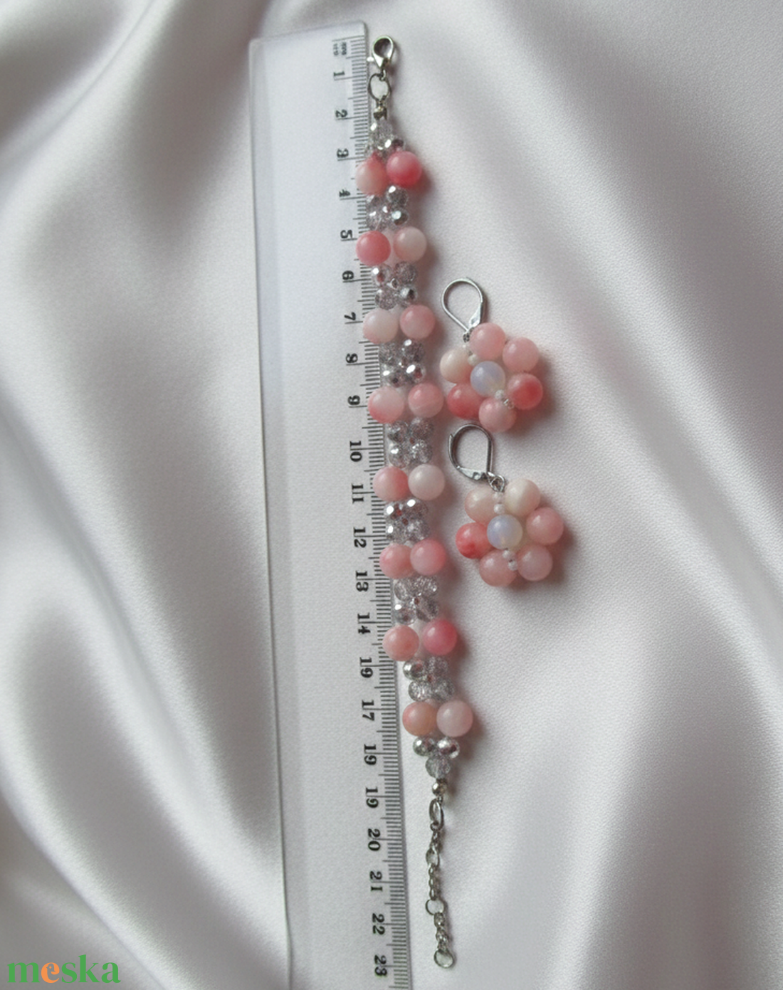 Édes Harmónia: Rózsaszín Jáde és Opál Csillogás � Karkötő és Virág Fülbevaló Szett - ékszer - ékszerszett - Meska.hu