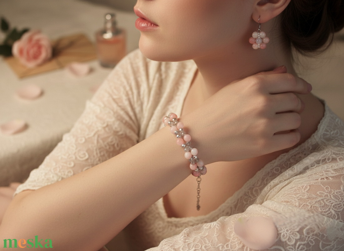 Édes Harmónia: Rózsaszín Jáde és Opál Csillogás � Karkötő és Virág Fülbevaló Szett - ékszer - ékszerszett - Meska.hu