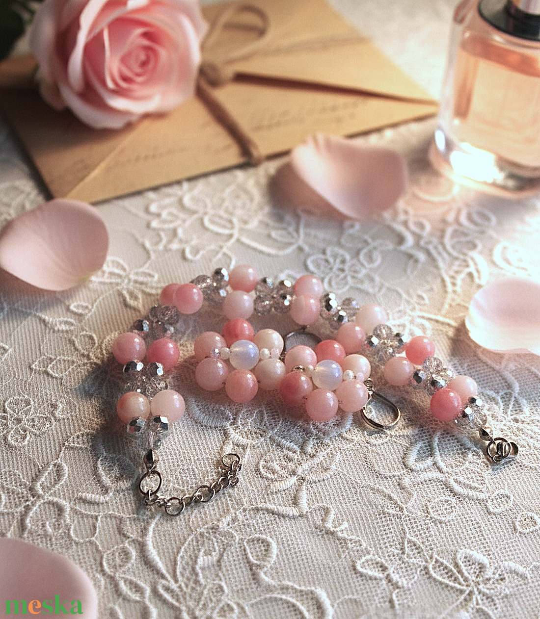 Édes Harmónia: Rózsaszín Jáde és Opál Csillogás � Karkötő és Virág Fülbevaló Szett - ékszer - ékszerszett - Meska.hu