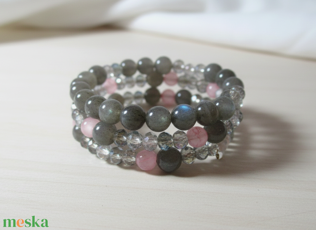 Misztikus Labradorit varázs � Rózsaszín acháttal és kristályokkal díszített háromsoros karkötő - ékszer - karkötő - ásványkarkötő - Meska.hu