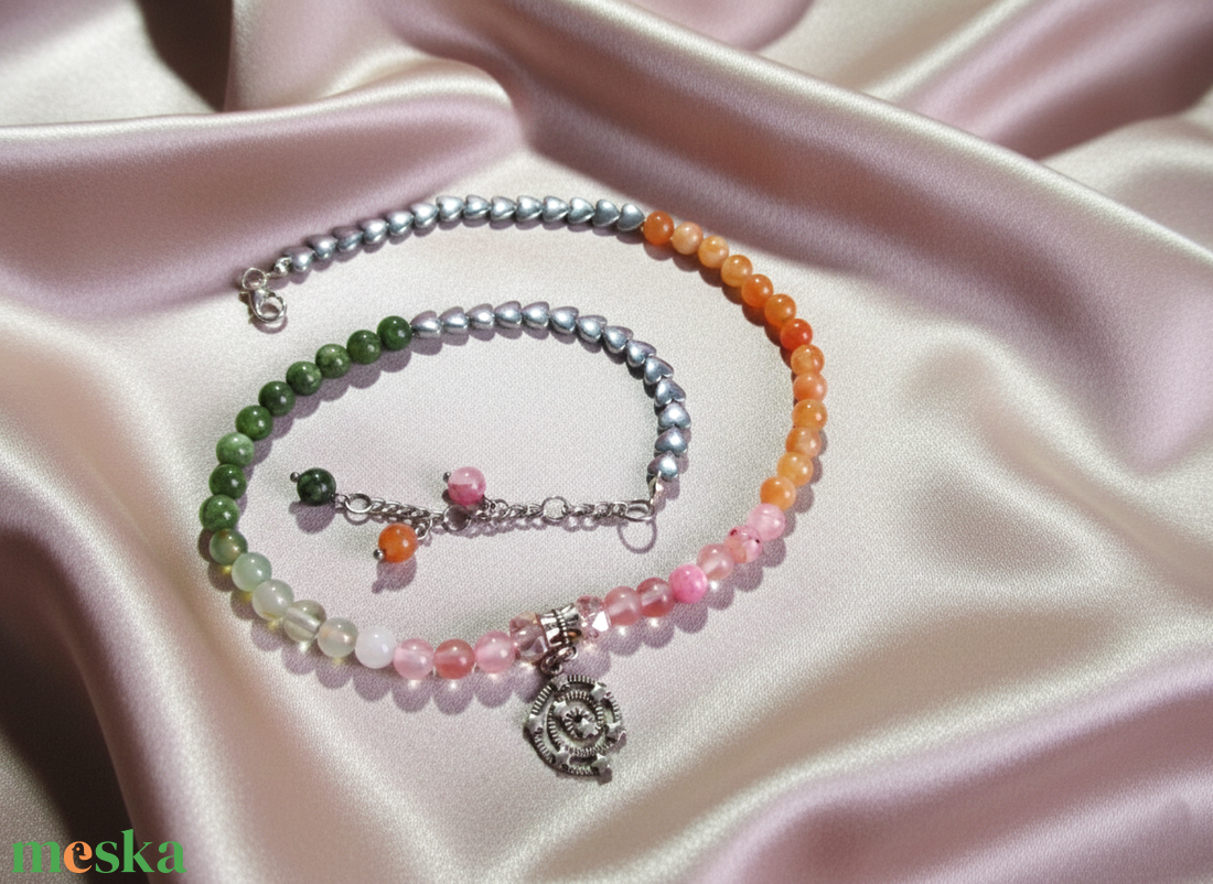 Egyedi Spirál Medálos Choker Szív Hematit  Napkő  Zöld Kalcedon 8mm Gyöngyökkel természetes Ásvány Nyaklánc - ékszer - nyaklánc - medál - Meska.hu