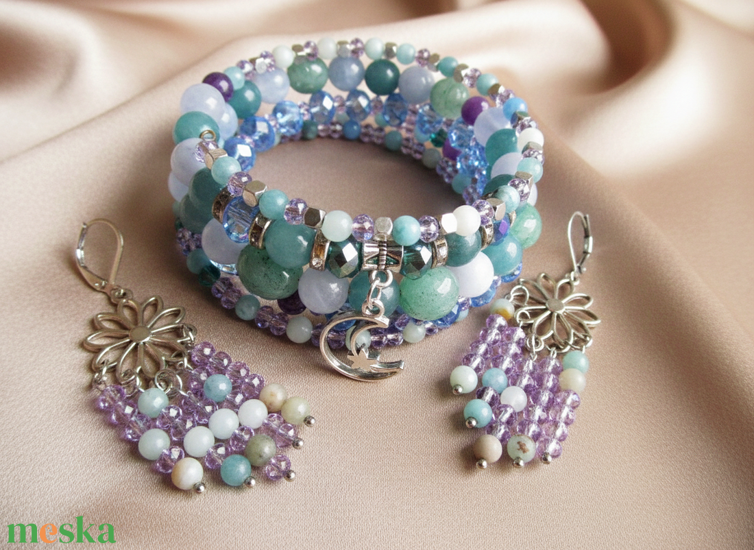 Aventurin, Akvamarin, Ametiszt és Kalcedon � Holdfény Álma 5 soros Memóriadrótos Karkötő és Fülbevaló Szett - ékszer - karkötő - ásványkarkötő - Meska.hu