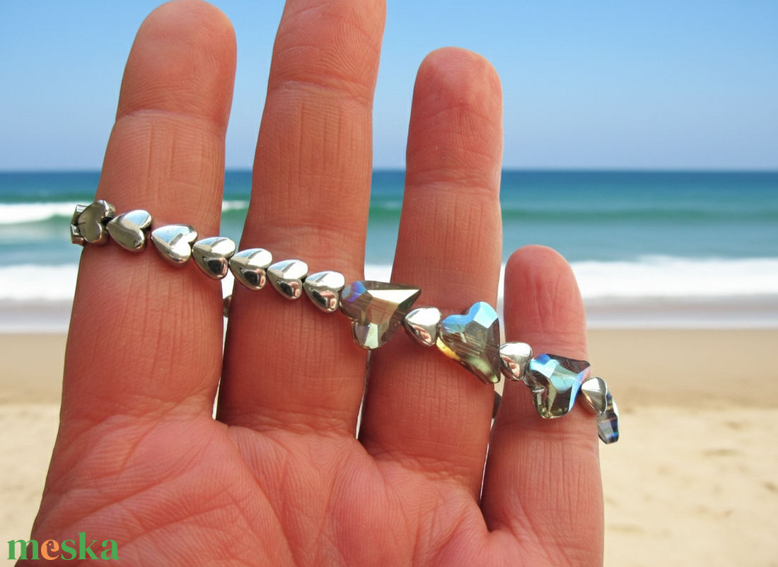 Óceán Kincse  Rugalmas hematit szíves karkötő - ékszer - karkötő - ásványkarkötő - Meska.hu