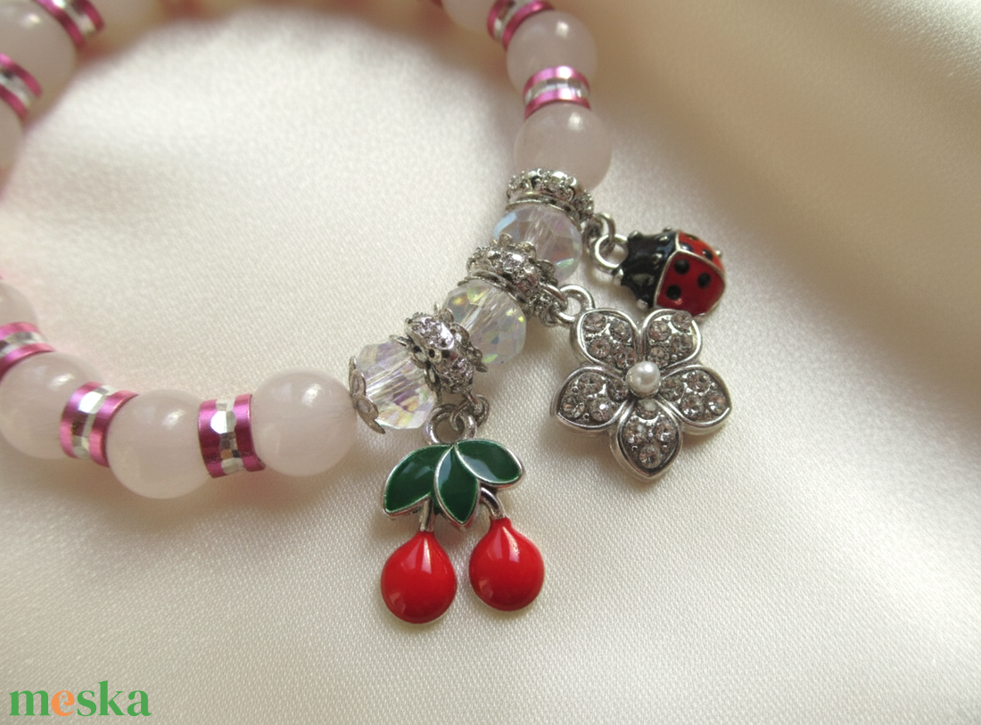 Rózsakvarc karkötő - Cseresznyés Katicás Virágos egyedi ásványékszer - ékszer - karkötő - ásványkarkötő - Meska.hu