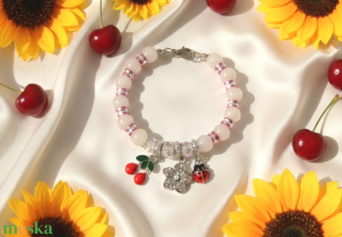 Rózsakvarc karkötő - Cseresznyés Katicás Virágos egyedi ásványékszer - ékszer - karkötő - ásványkarkötő - Meska.hu