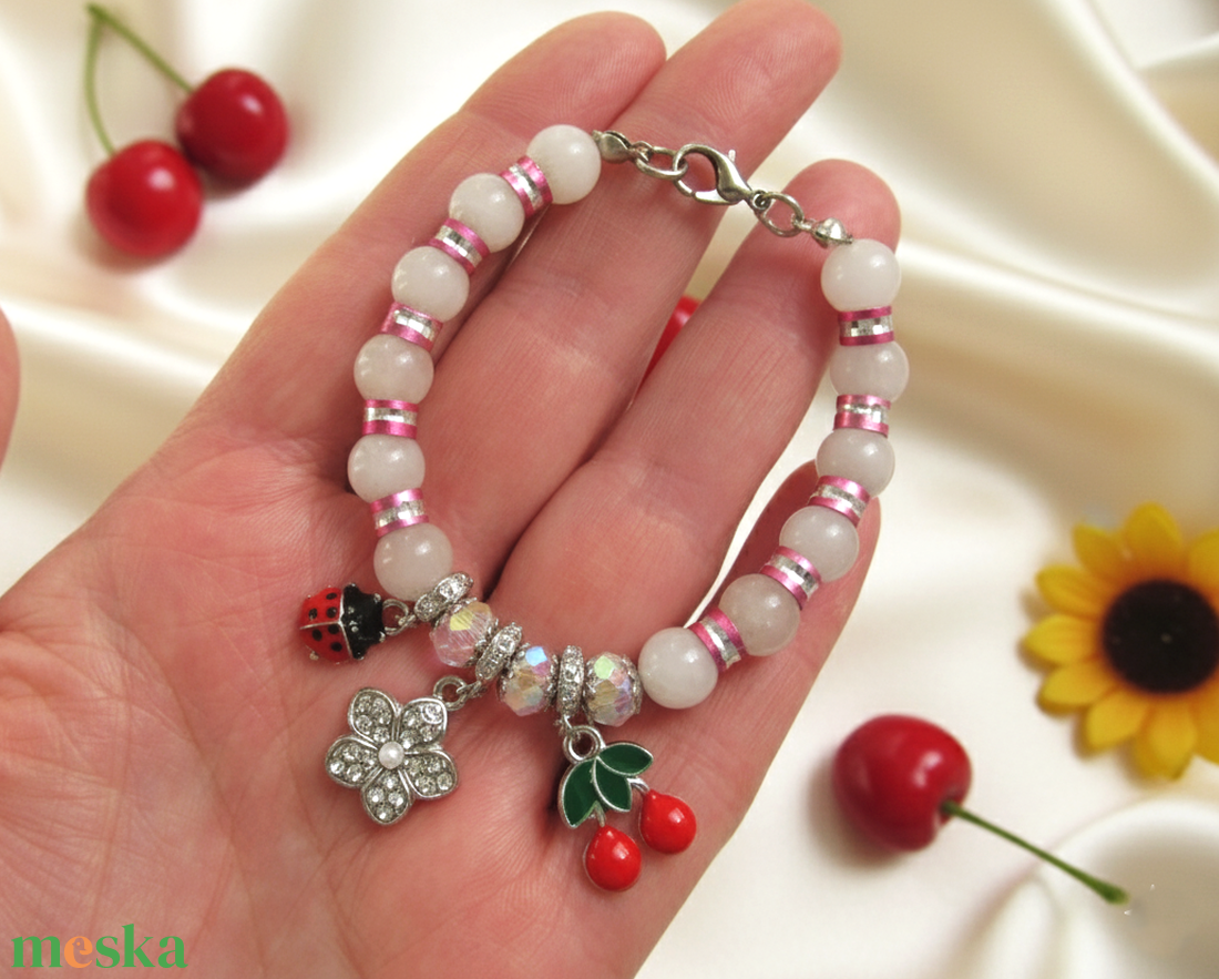 Rózsakvarc karkötő - Cseresznyés Katicás Virágos egyedi ásványékszer - ékszer - karkötő - ásványkarkötő - Meska.hu