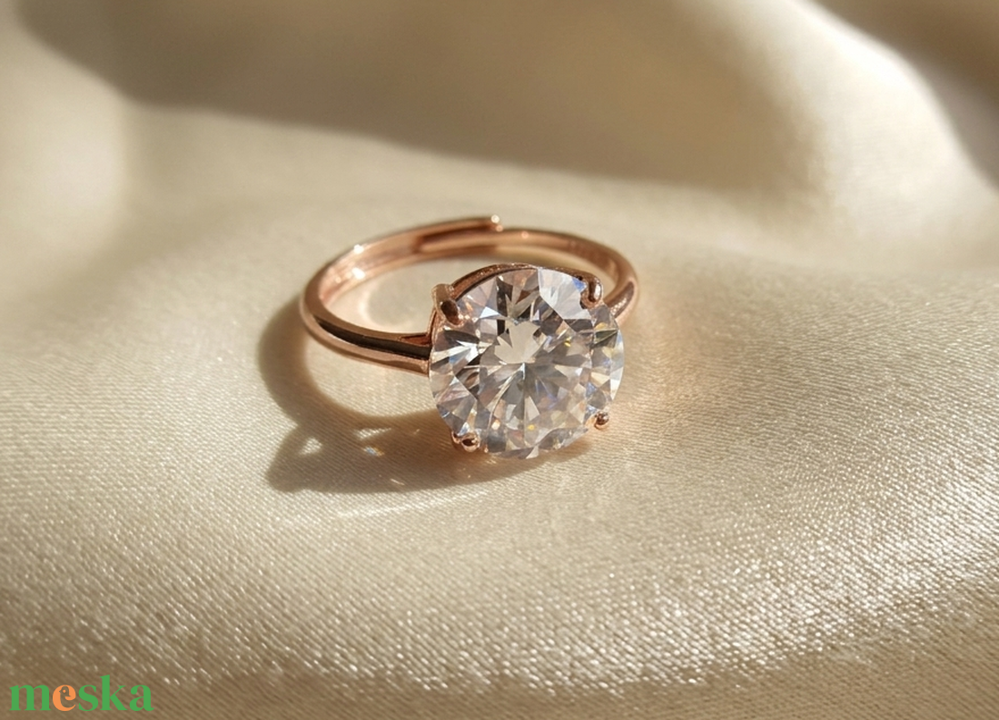Ragyogó Elegancia �Eljegyz�si gy�rű  Állítható Moissanite Gyűrű Arannyal Futtatott Ezüsttel (4 Karát) - ékszer - gyűrű - szoliter gyűrű - Meska.hu
