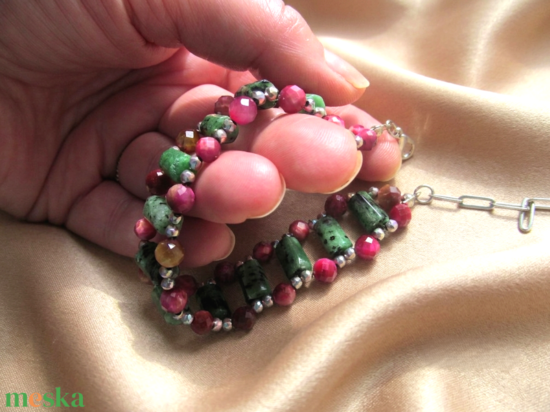 PRÉMIUM EPIDOT, AAA FUKKSZIA TIGRISSZEM ÉS HEMATIT ÁSVÁNY KARKÖTŐ - ékszer - karkötő - ásványkarkötő - Meska.hu