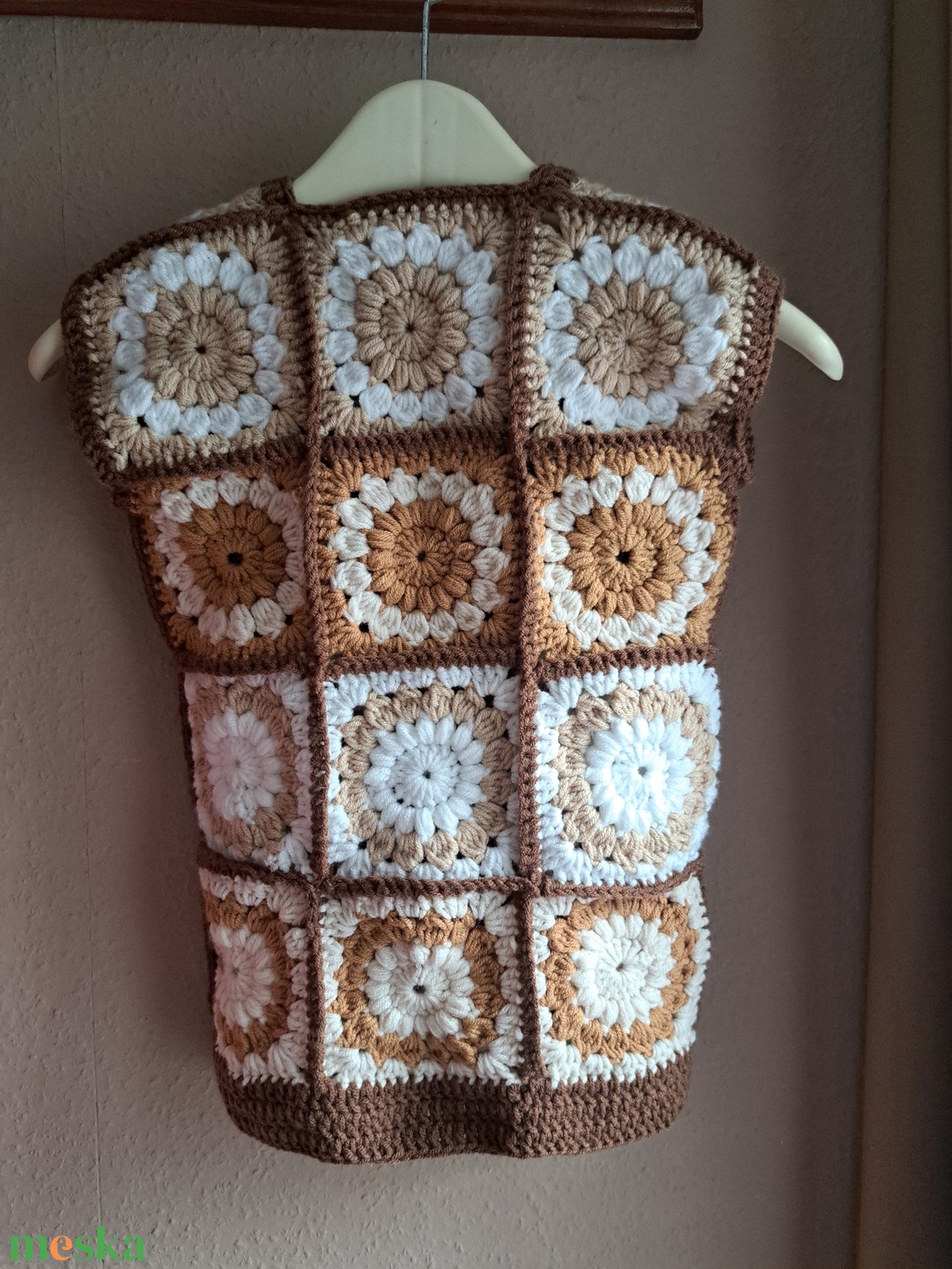 Horgolt kis mellény  - ruha & divat - babaruha & gyerekruha - gyerek mellény - Meska.hu
