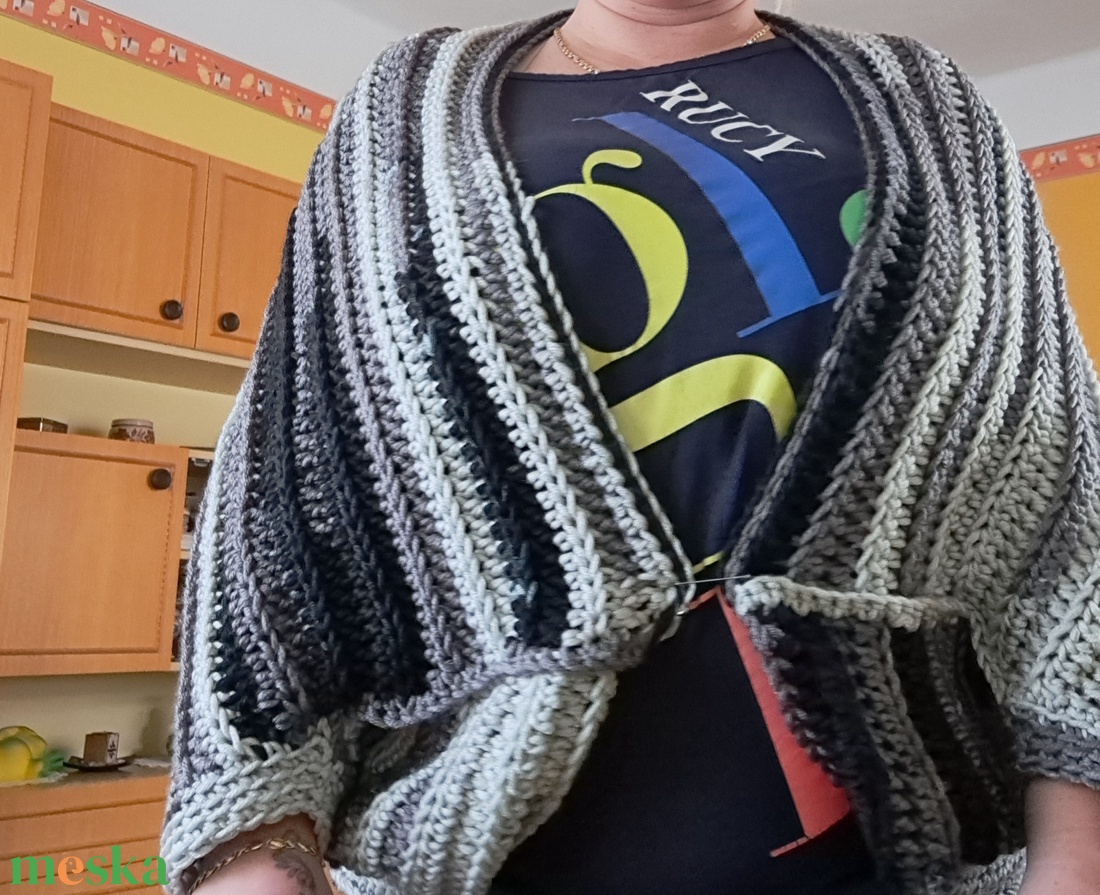 Horgolt kardigán - ruha & divat - női ruha - poncsó - Meska.hu