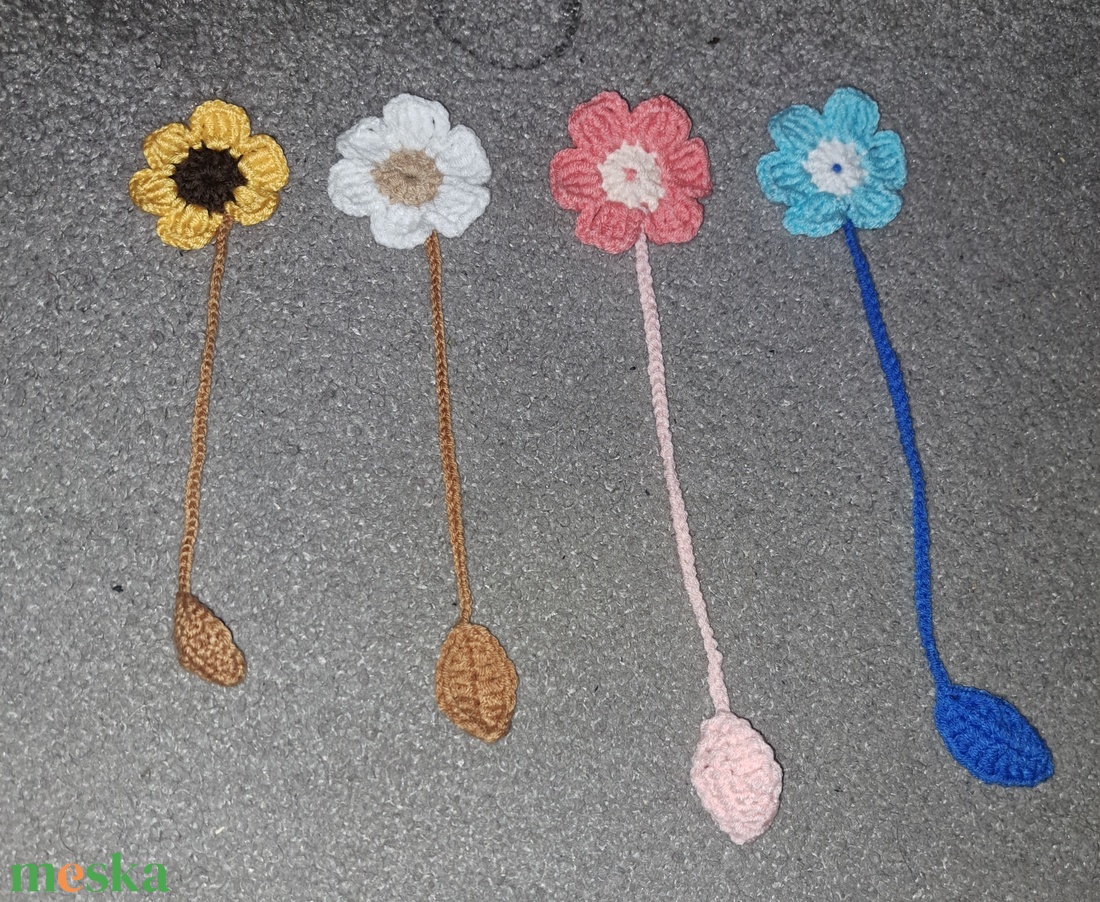 Horgolt könyvjelzők - könyv & zene - könyvjelző - Meska.hu