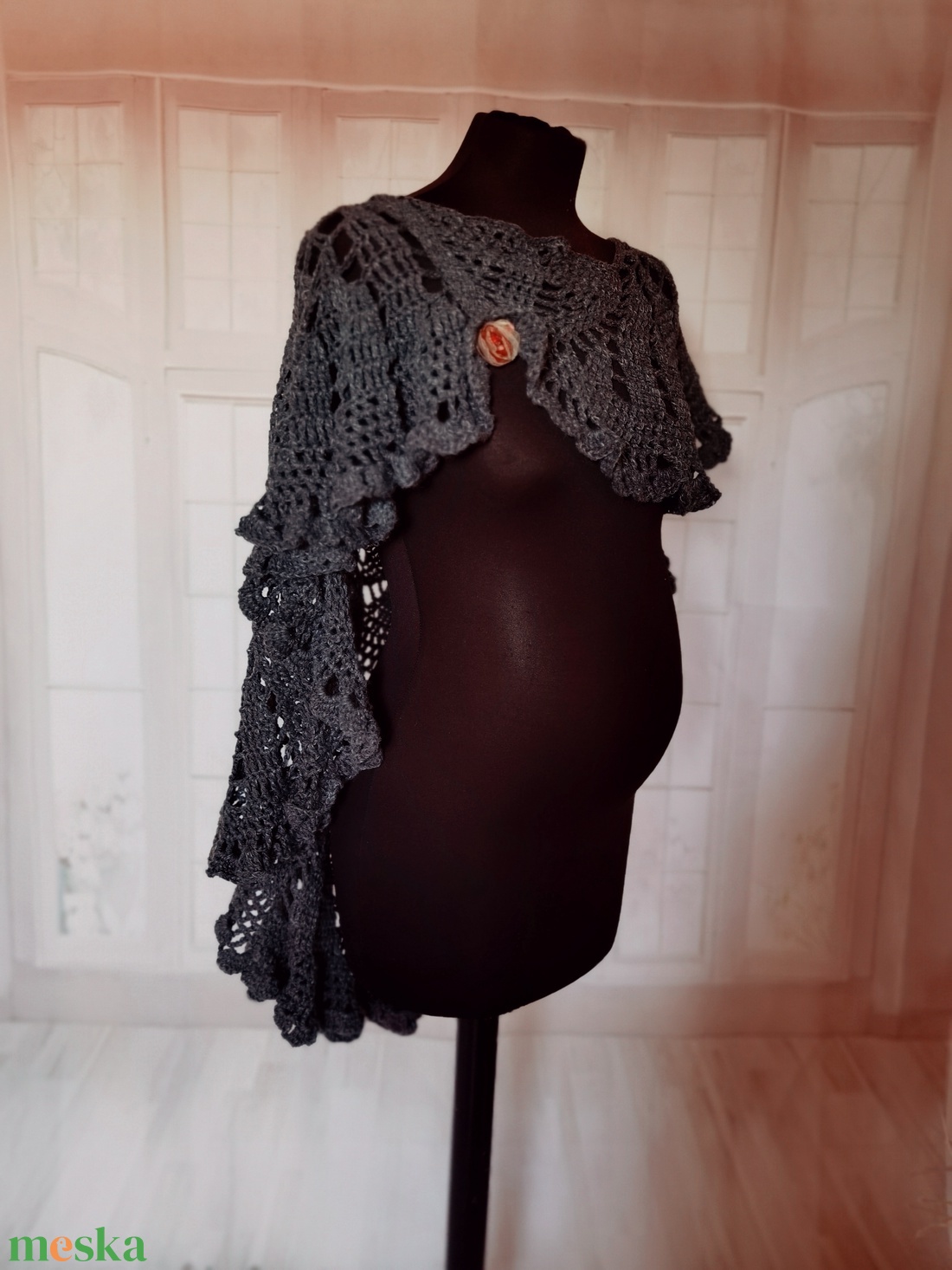 Horgolt vállkendő extra nagy puha , különleges forma, poncsó hatású - ruha & divat - sál, sapka, kendő - vállkendő - Meska.hu