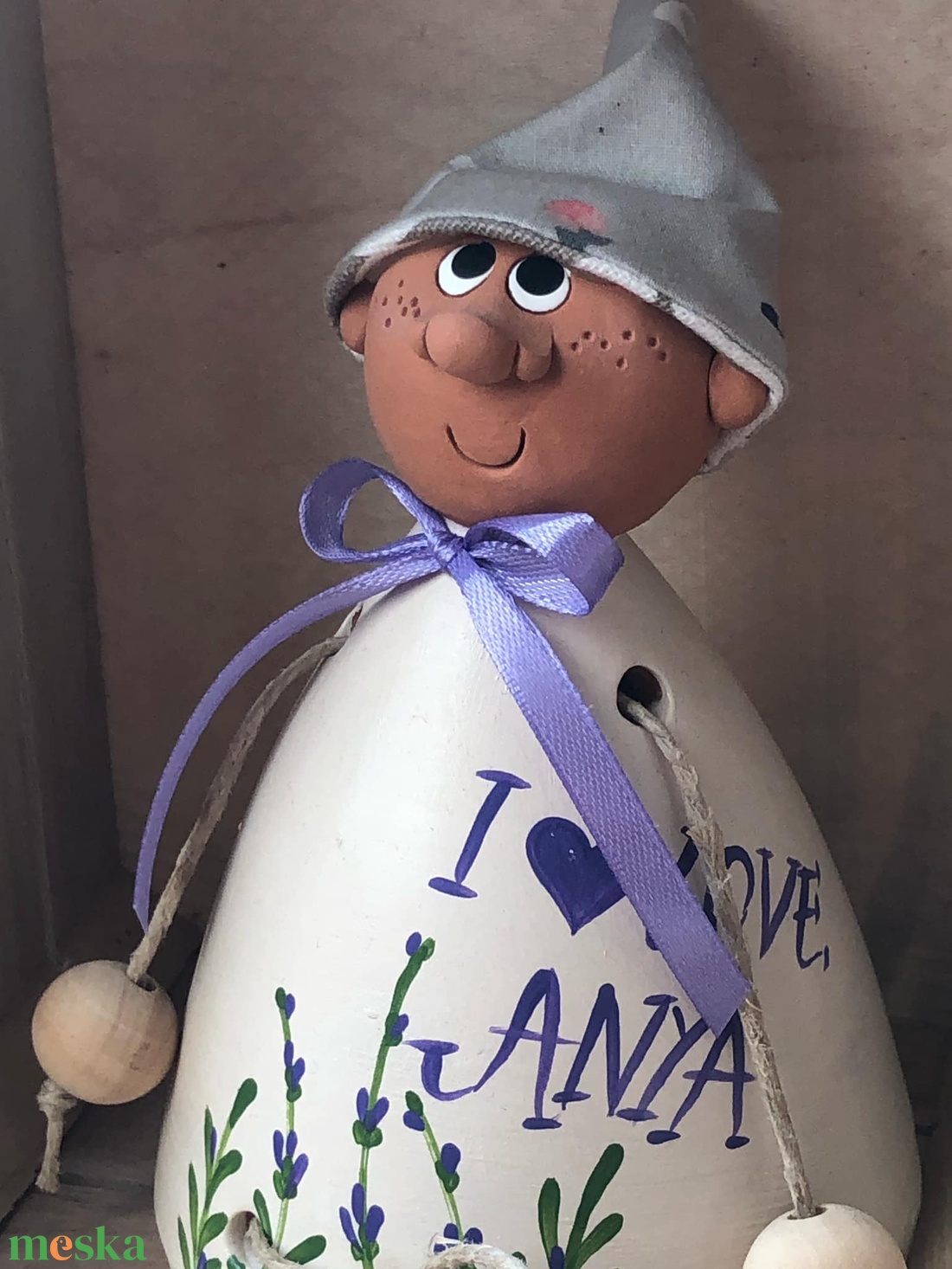 Nagy lógólábú manó (levendulás I love anya) - kellékek & szerszámok - dekorációs kellékek - figurák - Meska.hu Nagy lógólábú manó (levendulás I love anya) - kellékek & szerszámok - dekorációs kellékek - figurák - Meska.hu