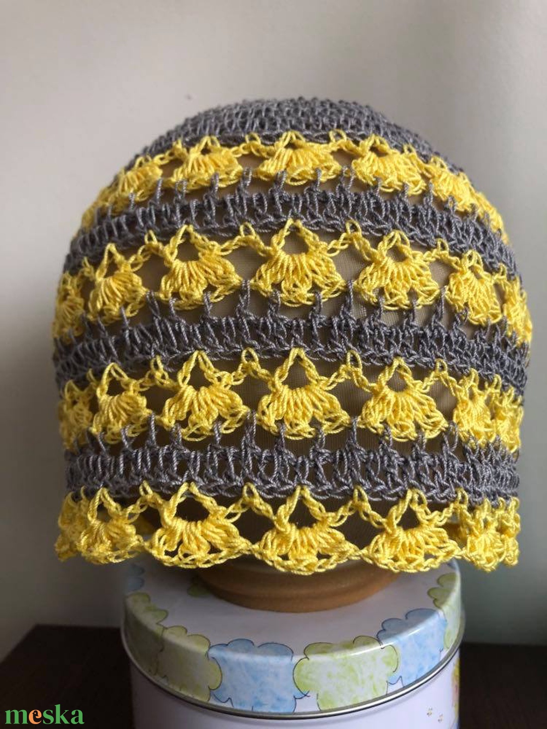 Horgolt vékonyabb beanie sapka/ szürke-sárga/ női S/M - ruha & divat - sál, sapka, kendő - sapka - Meska.hu Horgolt vékonyabb beanie sapka/ szürke-sárga/ női S/M - ruha & divat - sál, sapka, kendő - sapka - Meska.hu