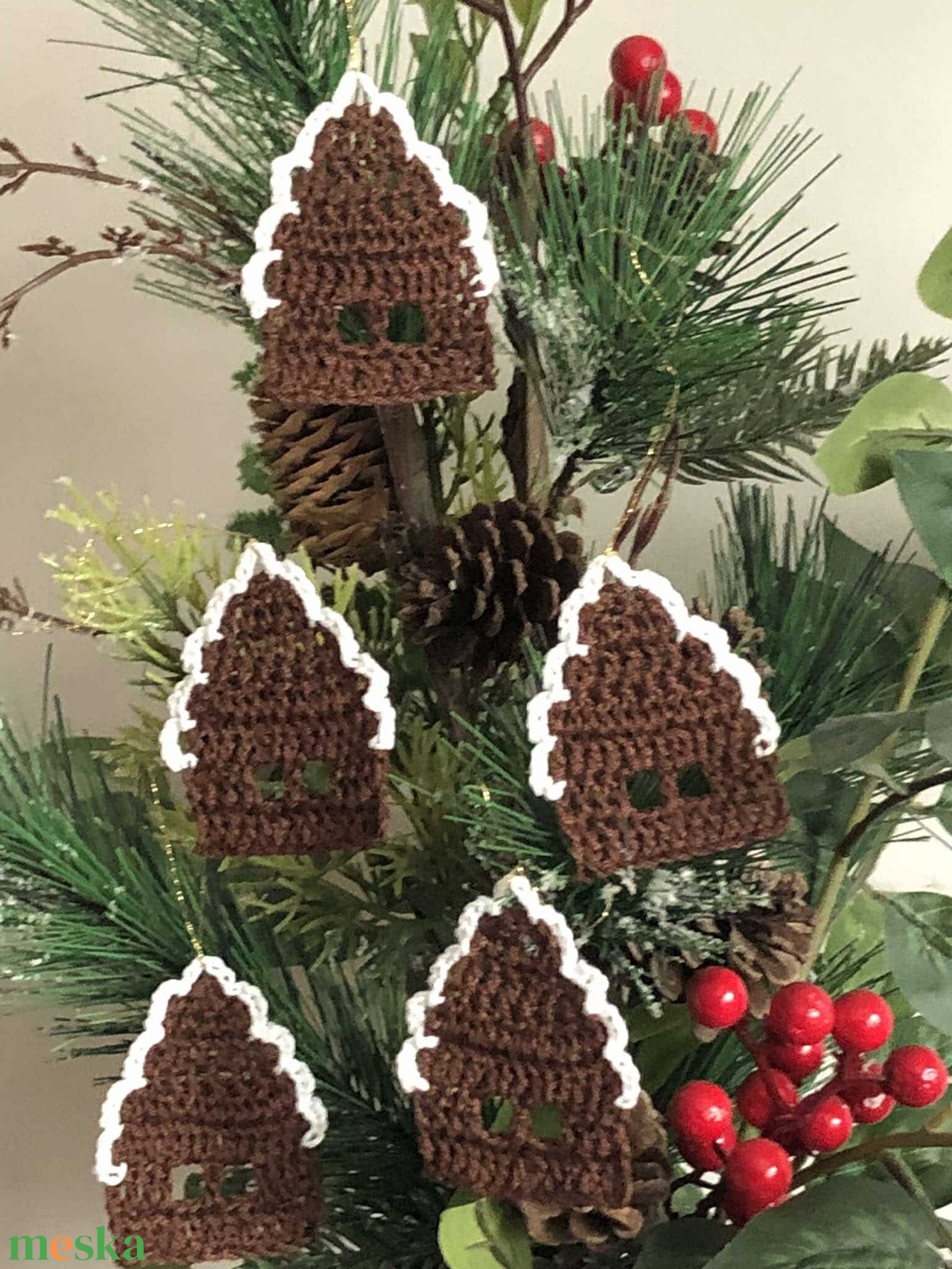 Horgolt karácsonyi házikó 'Oreo' - karácsony - karácsonyi lakásdekoráció - karácsonyi falu, házikó - Meska.hu Horgolt karácsonyi házikó 'Oreo' - karácsony - karácsonyi lakásdekoráció - karácsonyi falu, házikó - Meska.hu