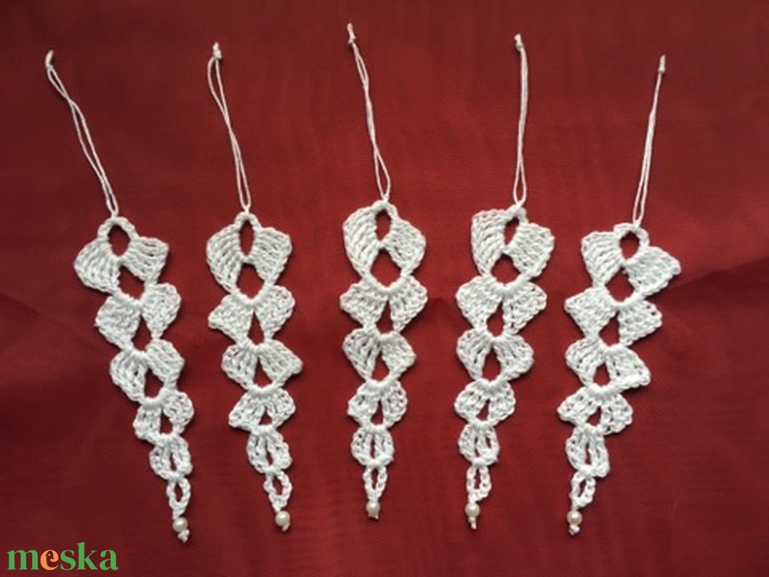 Karácsonyfadísz horgolt jégcsapok - karácsony - karácsonyi lakásdekoráció - karácsonyfadíszek - Meska.hu