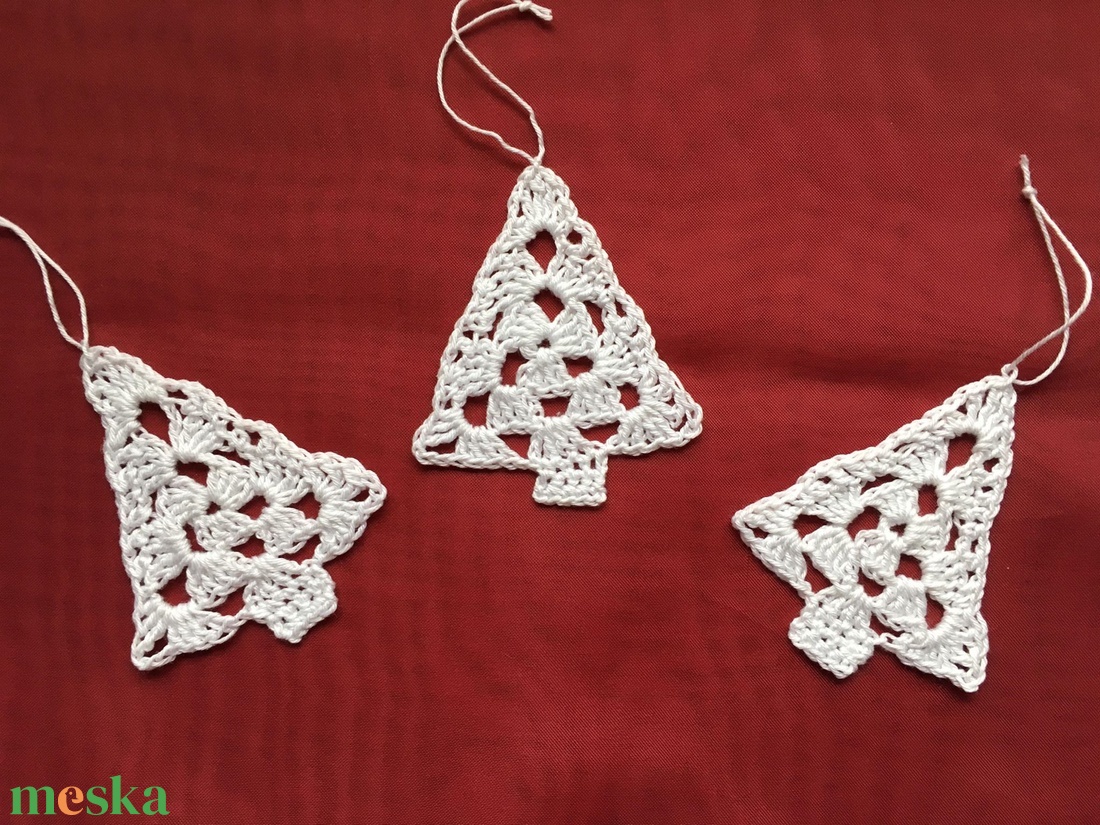 Horgolt karácsonyfa függődísz - karácsony - karácsonyi lakásdekoráció - karácsonyfadíszek - Meska.hu