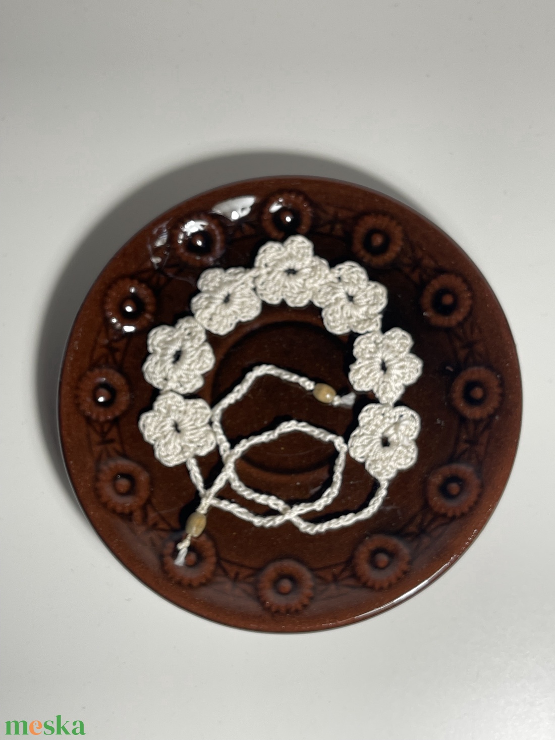 Ekrü horgolt karkötő - ékszer - karkötő - fonott karkötő - Meska.hu