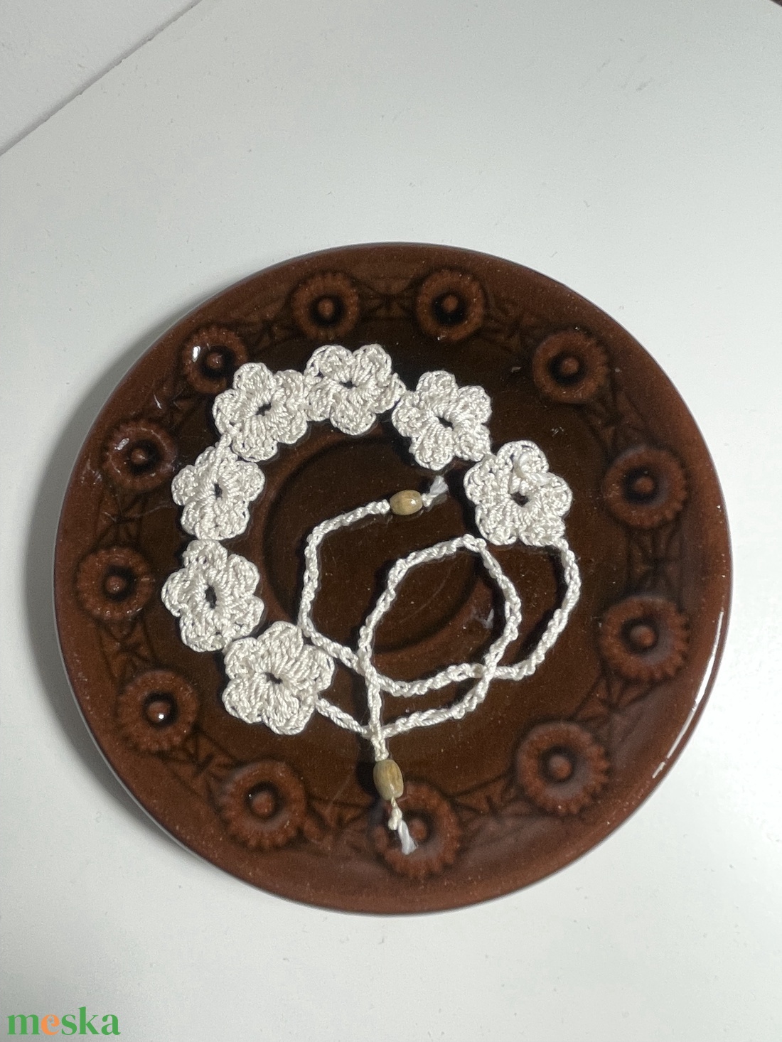 Ekrü horgolt karkötő - ékszer - karkötő - fonott karkötő - Meska.hu